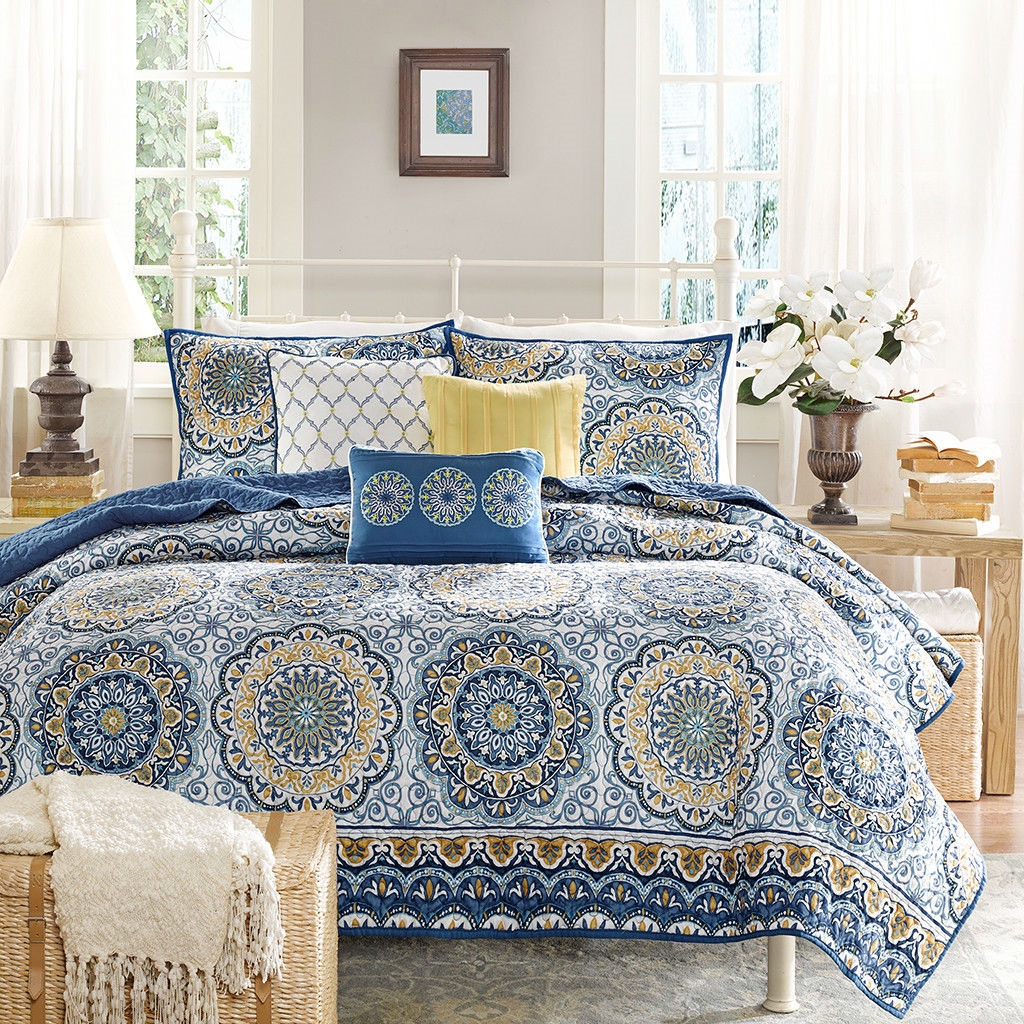 Queen size 6-Piece Coverlet Quilt Set in Blue Floral Pattern