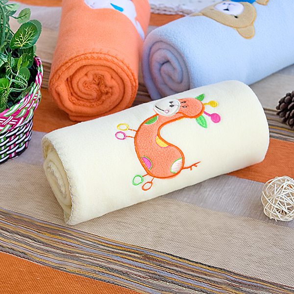 [Orange Giraffe - Yellow] Embroidered Applique Coral Fleece Baby Throw Blanket (29.5 by 39.4 inches)
